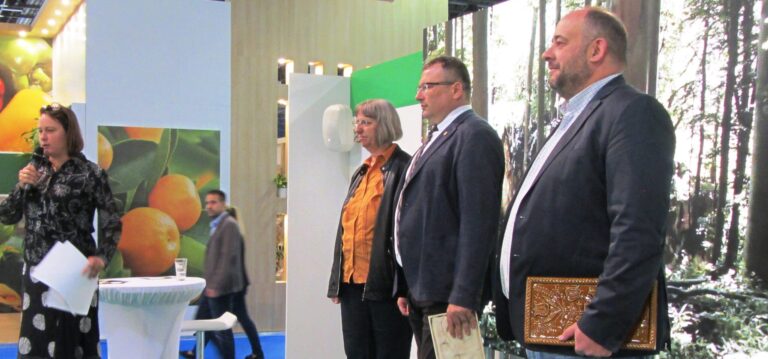 Segítő Hatóság díjakat adtunk át a 2019. évi OMÉK-on