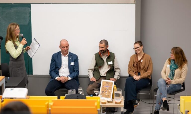 Round-table discussion about the mushroom campaign in the framework of CO-FRESH project and mushroom theme corner at the short food supply chain exhibiton in Hungary