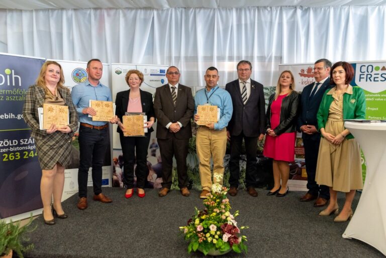 Segítő Hatósági Szakember jelölés